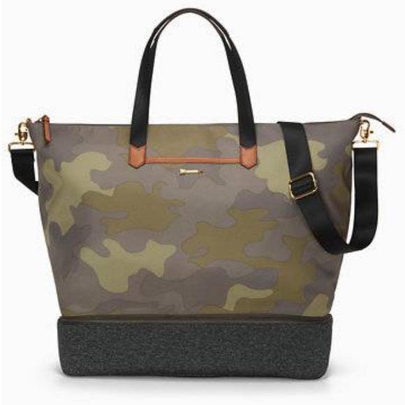 Stella & Dot Handbags - Stella & Dot Crush It Bag EUC